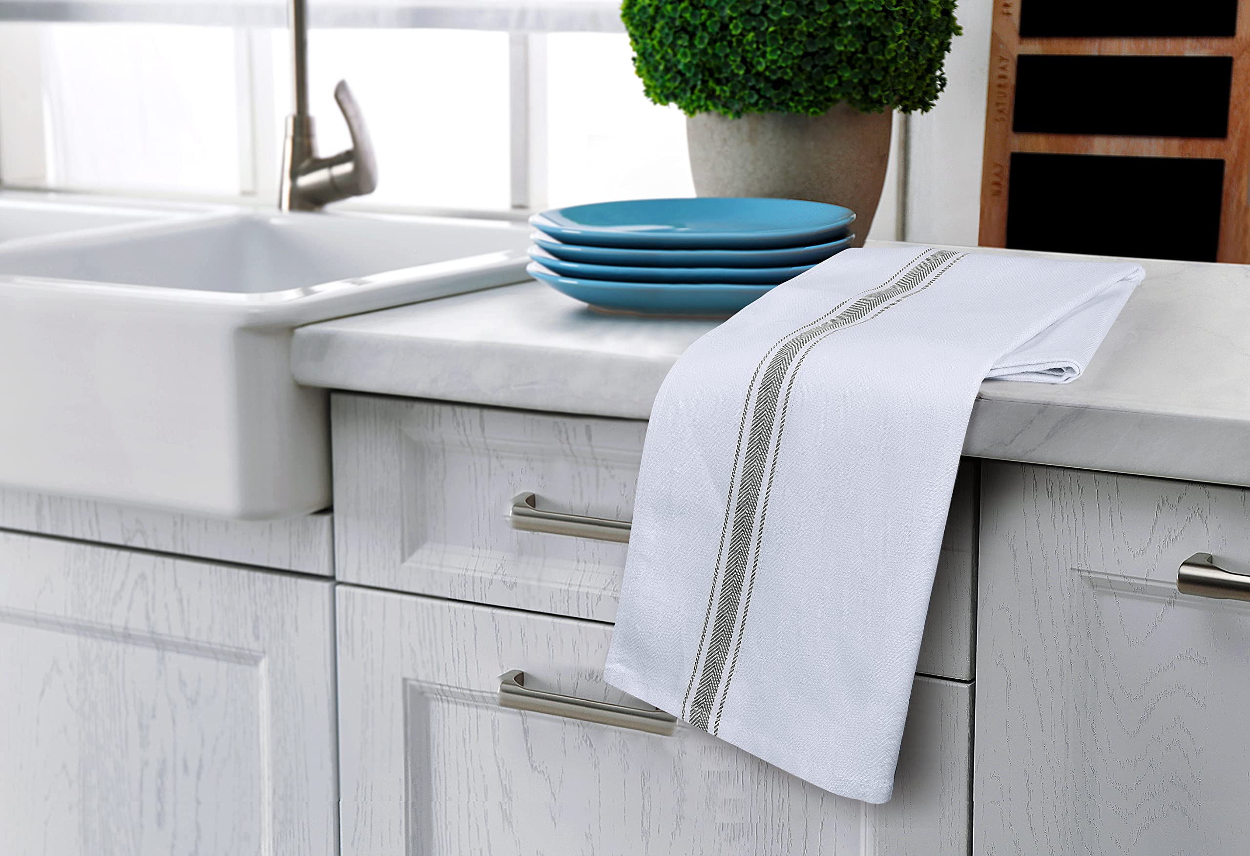 Utopia Towels en usage pour sécher de la vaisselle et gagner du temps