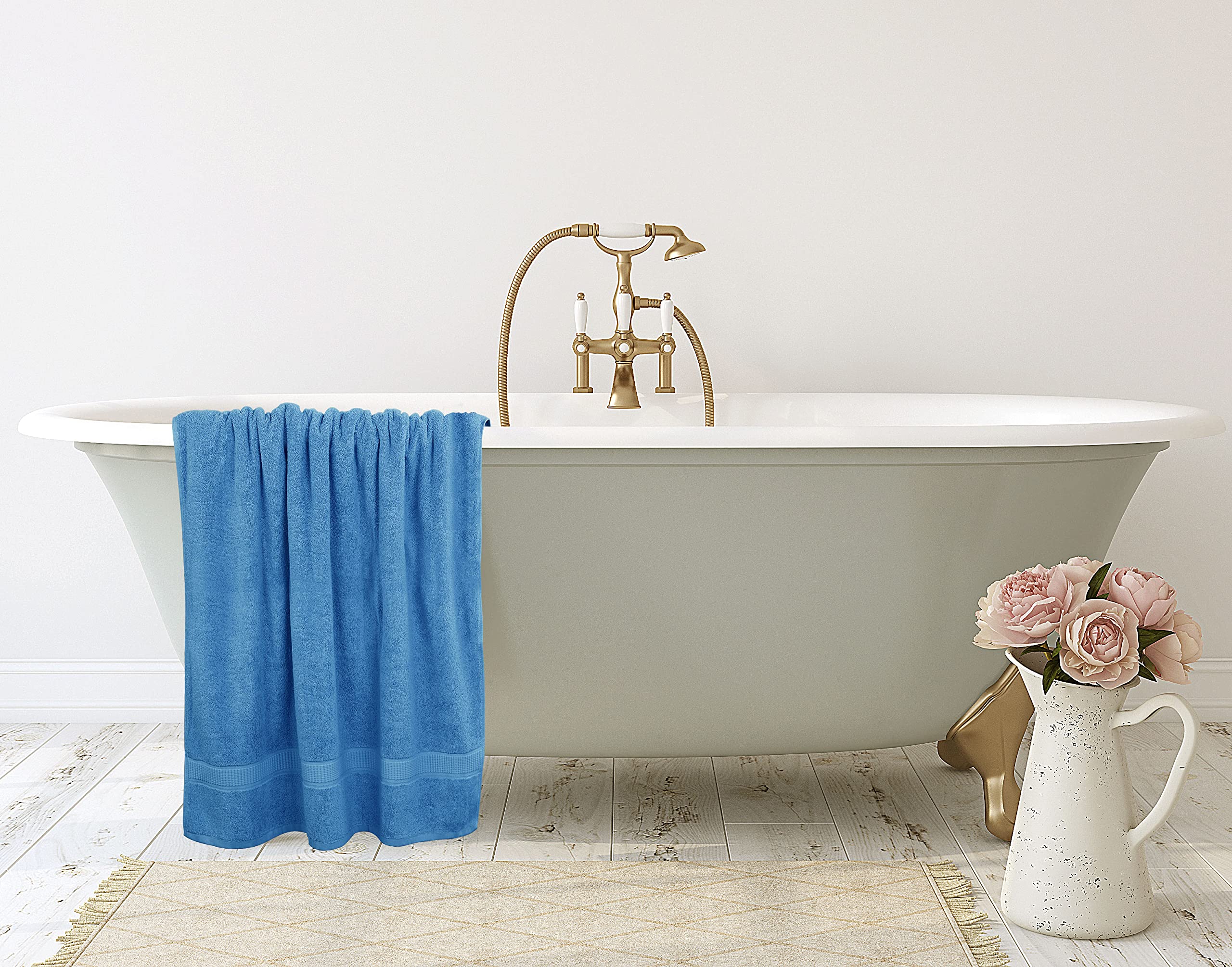Utopia Towels étiquette d’entretien lisible indiquant lavage à froid et séchage doux