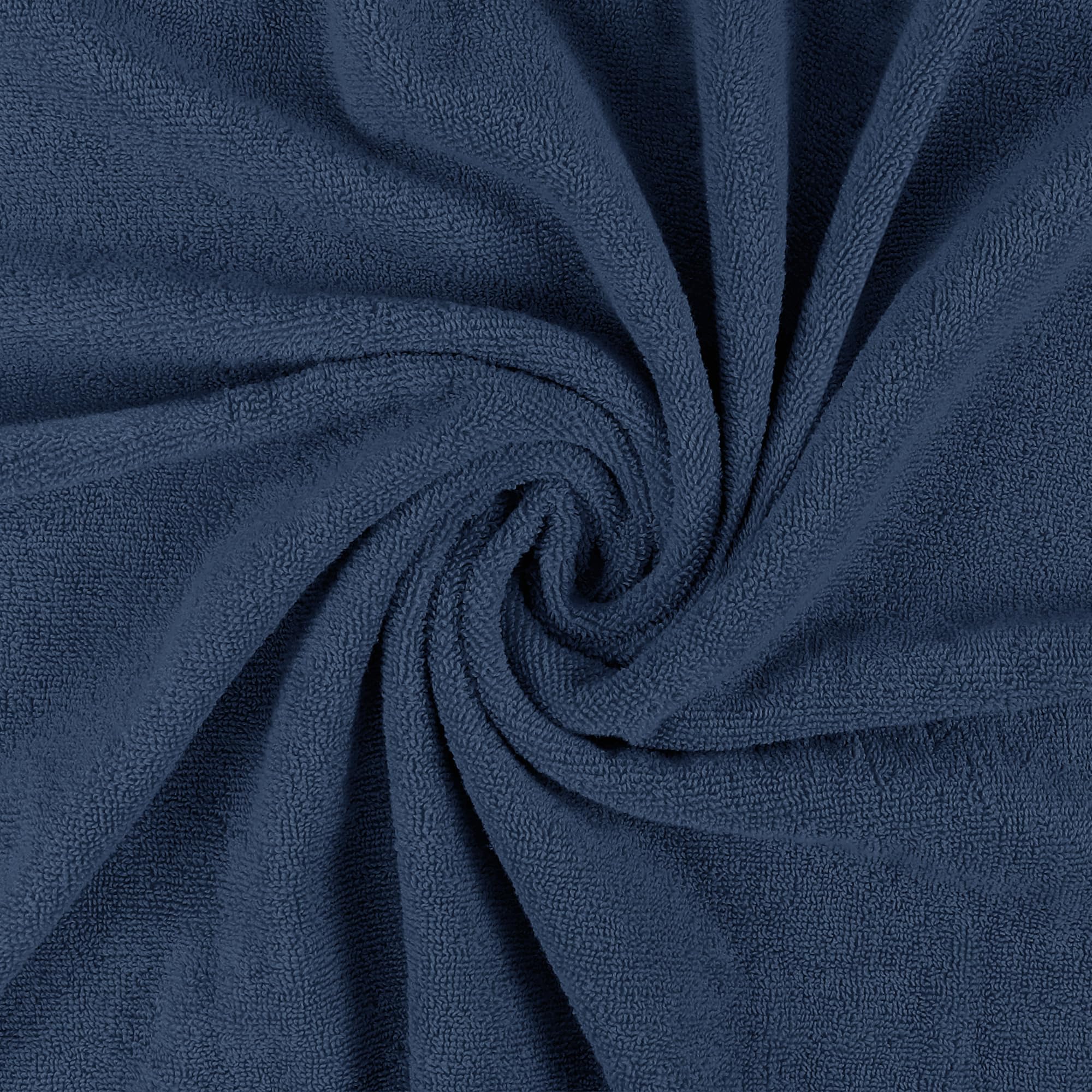 Utopia Towels serviette pliée prête à ranger montrant gain de place et commodité