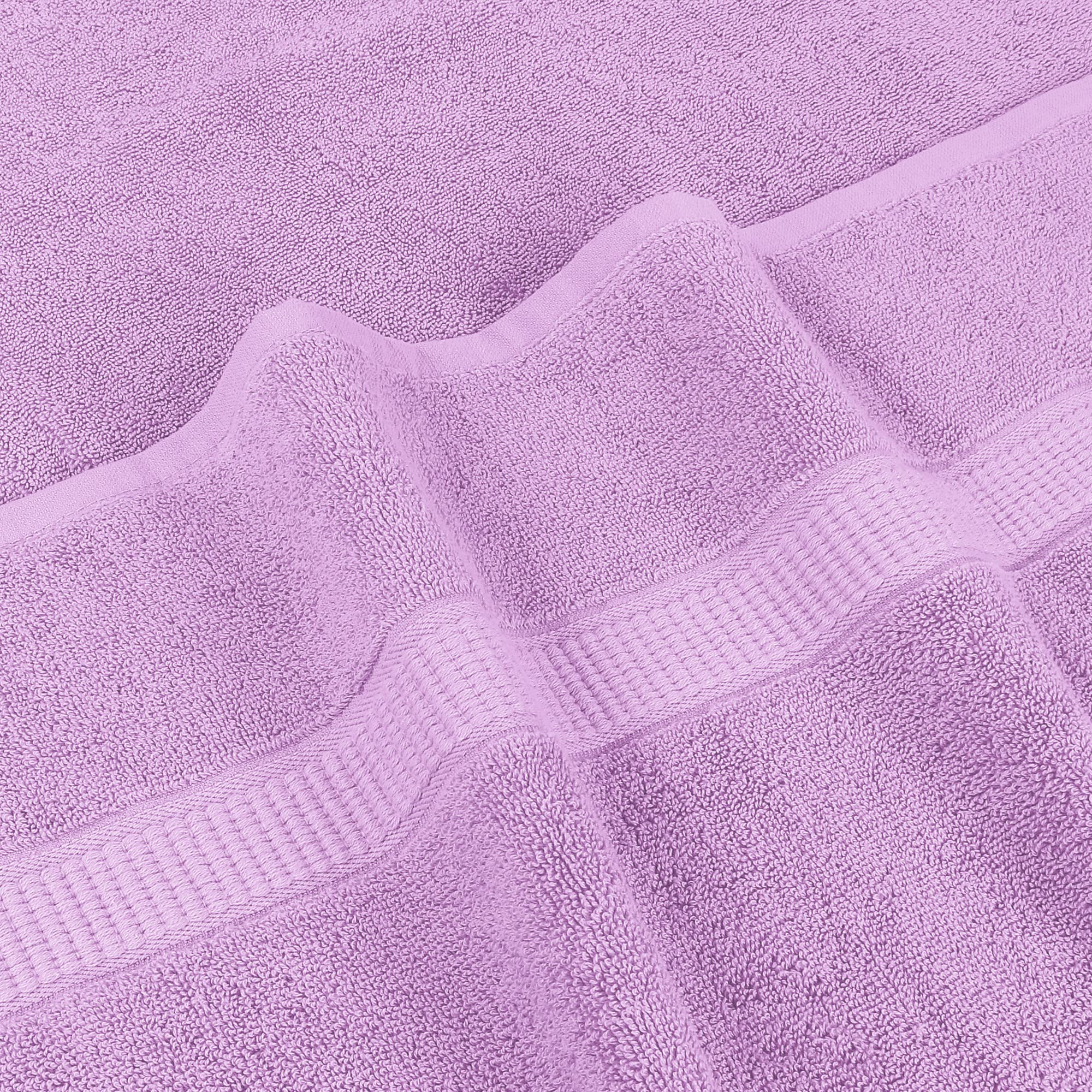 Utopia Towels serviette enroulée montrant l'échelle et le format généreux