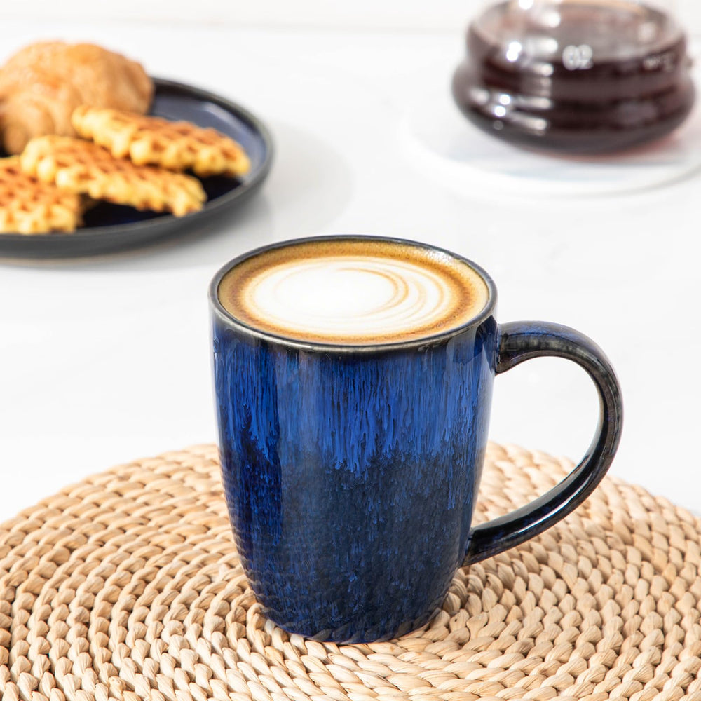 vancasso tasses disposées sur une table, style minimaliste élégant