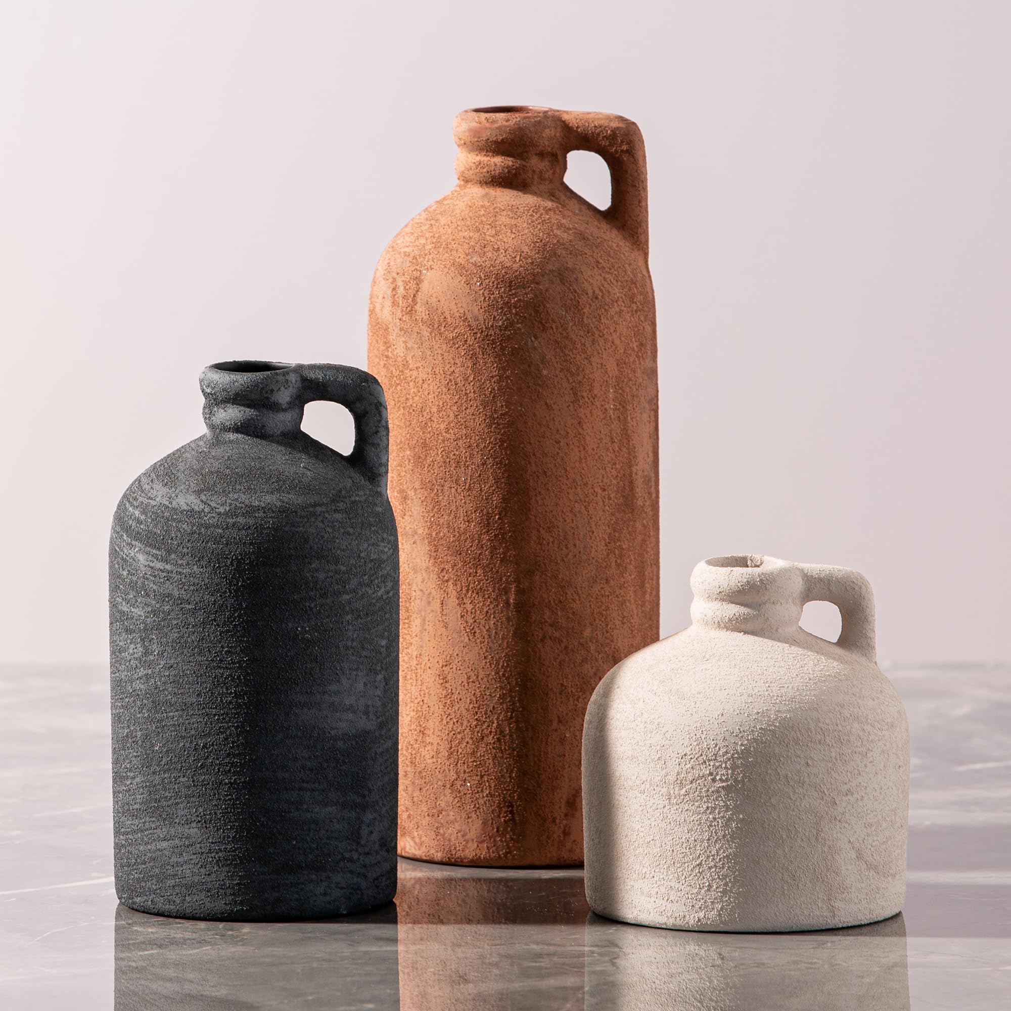 Vanselia ensemble de trois vases sur table apportant élégance pratique