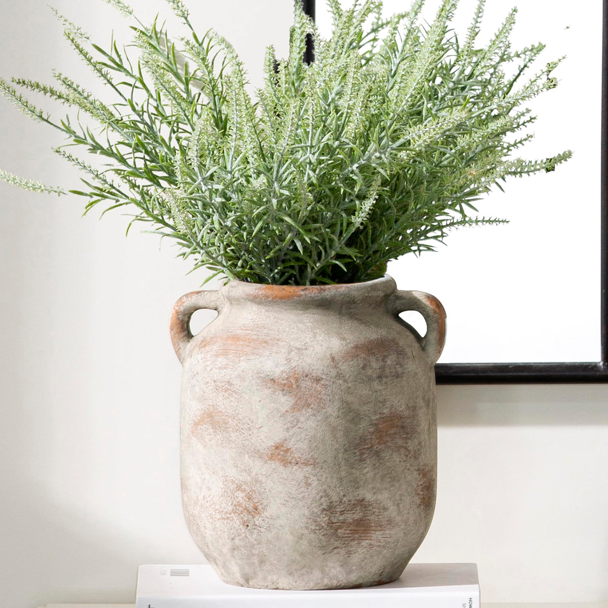Vanselia vase face entière montrant silhouette élégante et stabilité