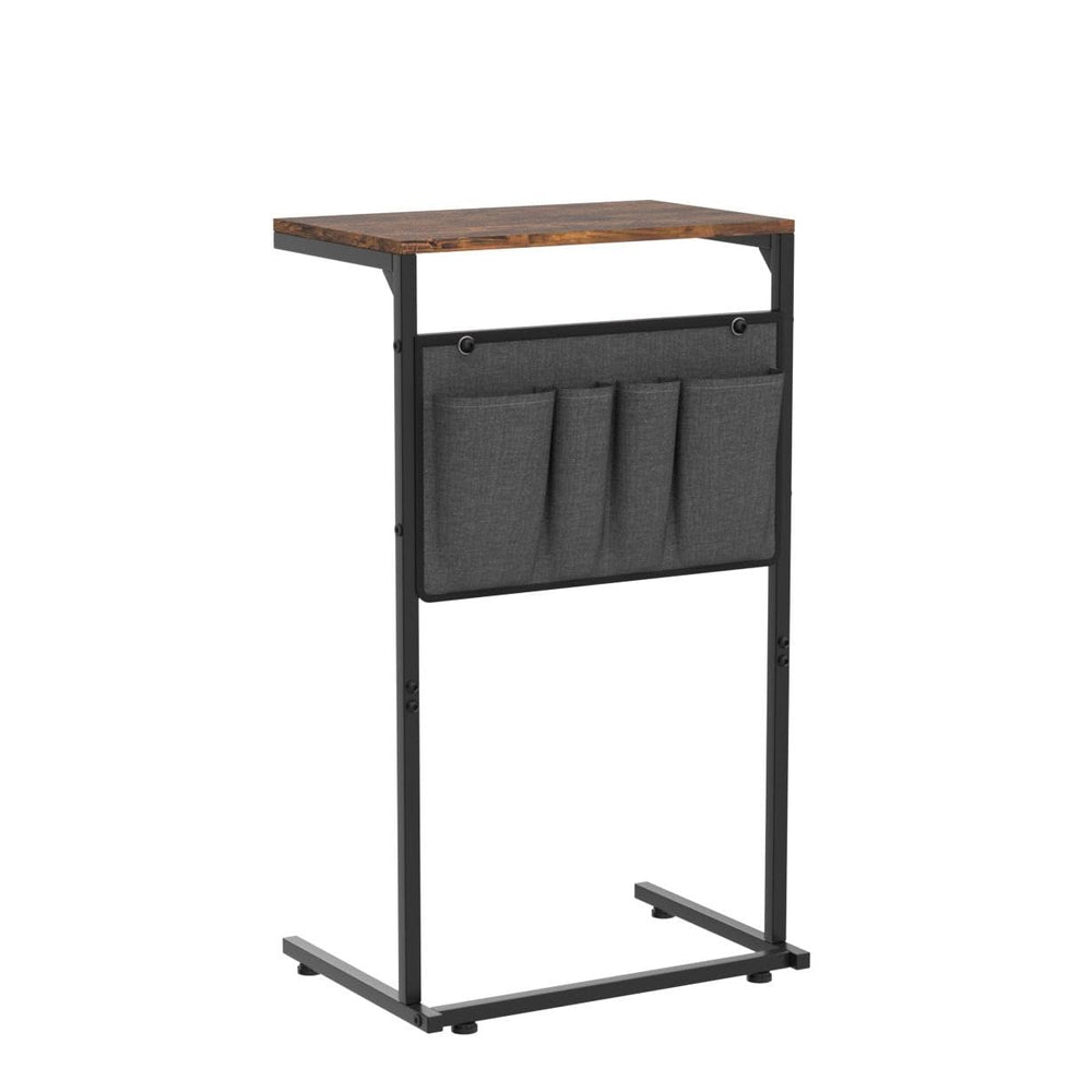 Vantic table en usage avec ordinateur et boisson pratique