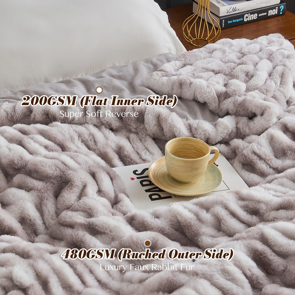 VFROO plaid drapé sur canapé créant ambiance cosy et décorative