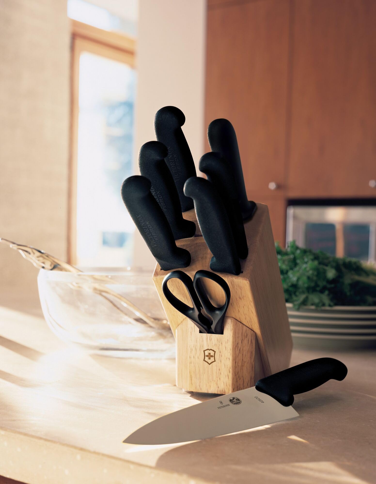 Victorinox manche Fibrox noir en gros plan, prise antidérapante et confort