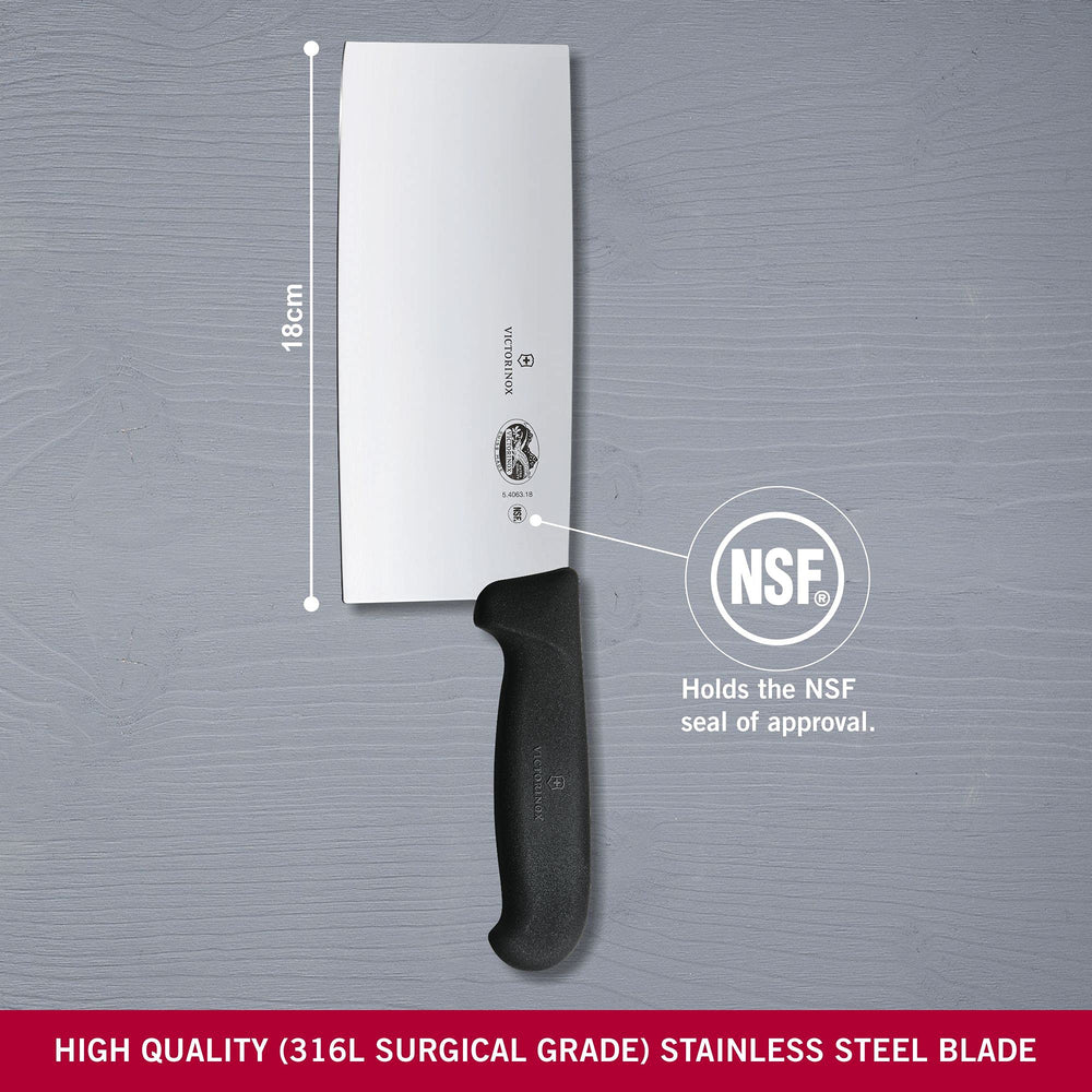 Victorinox Fibrox en action sur planche illustrant coupe rapide et contrôle sûr