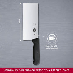 Victorinox Fibrox en action sur planche illustrant coupe rapide et contrôle sûr