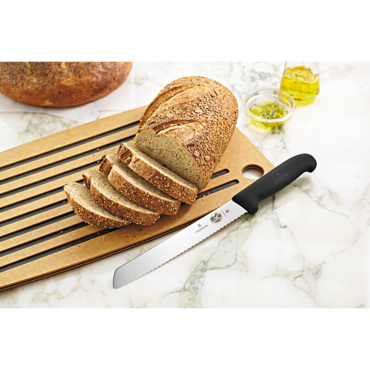Victorinox set en situation dans une cuisine moderne, esthétique et prêt à l’emploi
