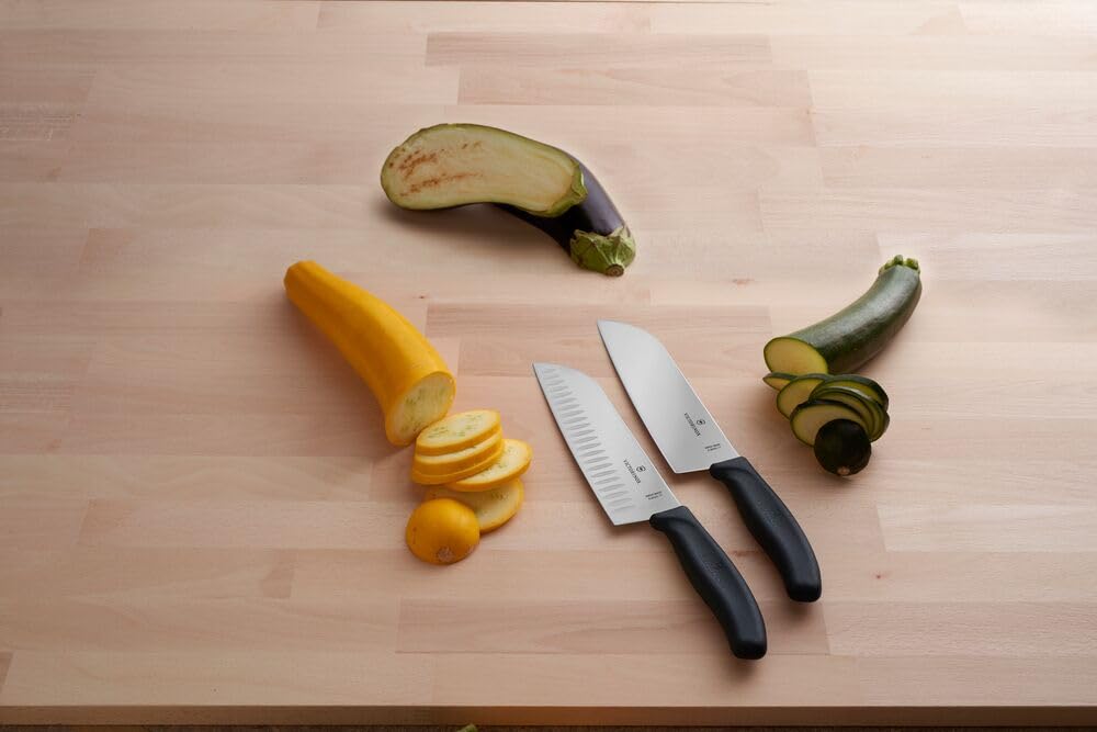 Victorinox comparaison taille main pour évaluer équilibre et maniabilité