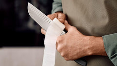 Victorinox en usage découpant légumes pour préparation rapide et propre