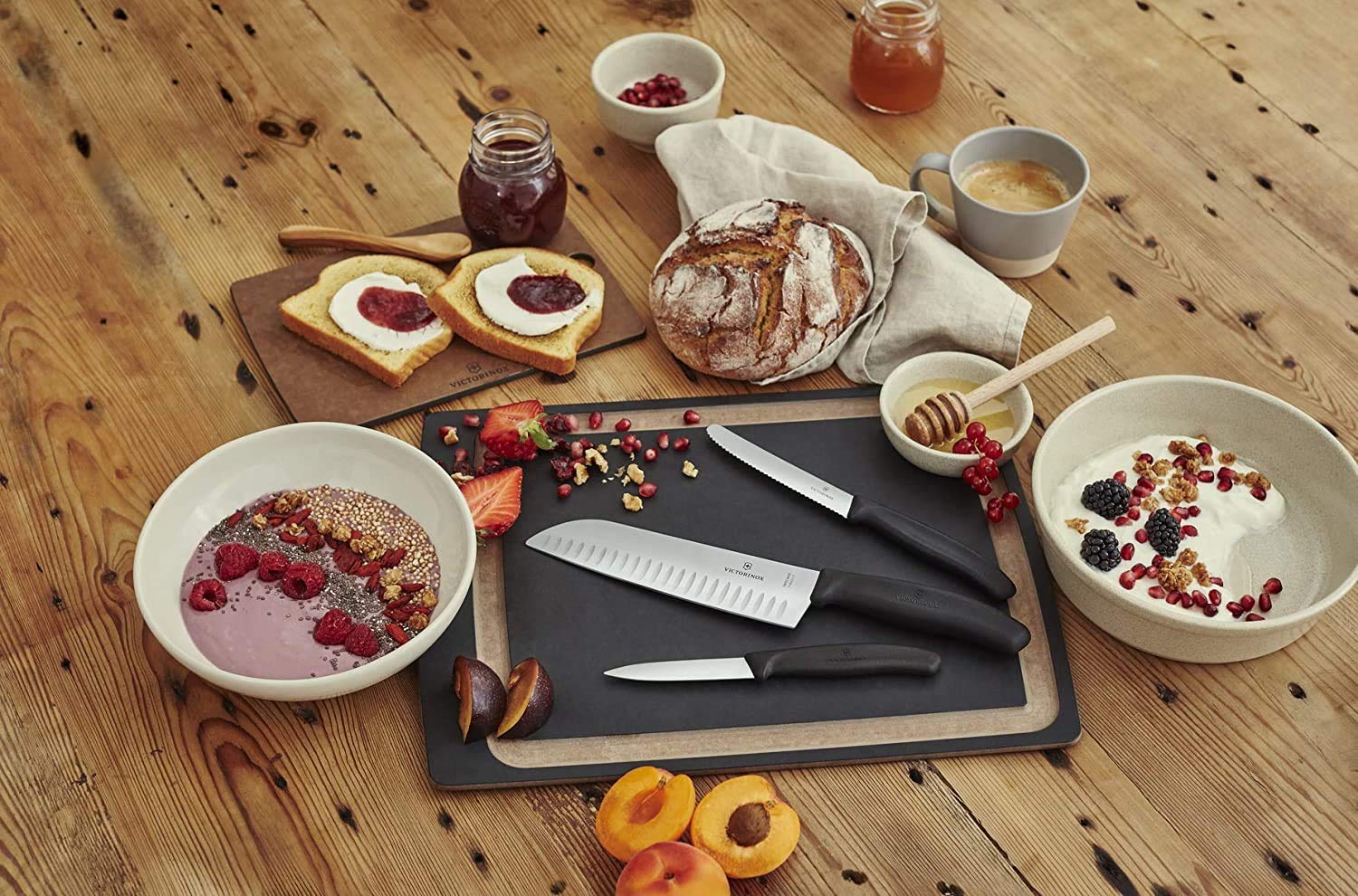 Victorinox comparaison taille dans la main montrant format pratique et maniabilité
