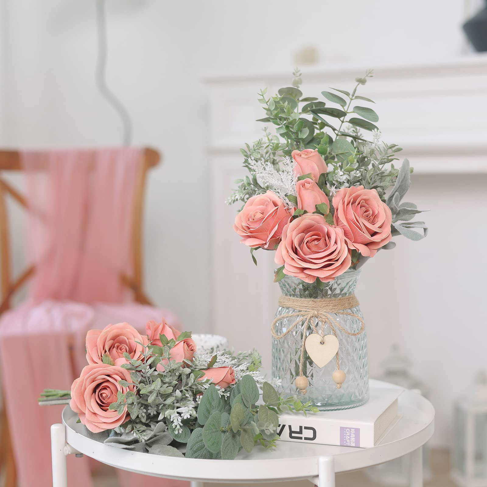 VIERENA bouquet sur table basse donnant ambiance chaleureuse