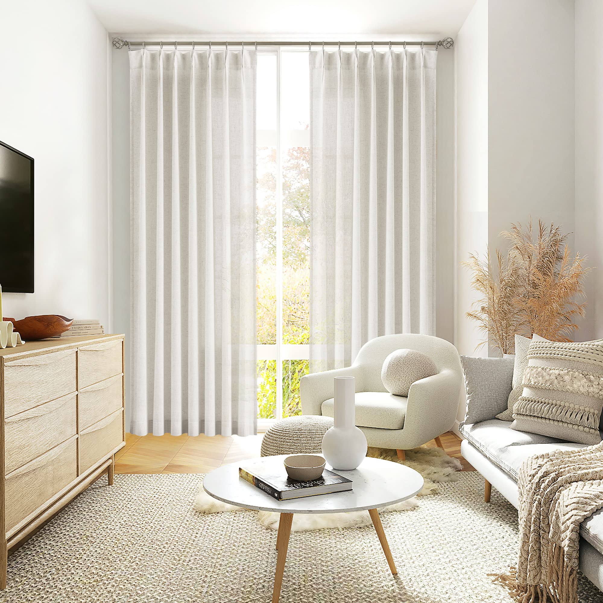 Vision Home rideau installé dans salon diffusant lumière douce et intimité diurne