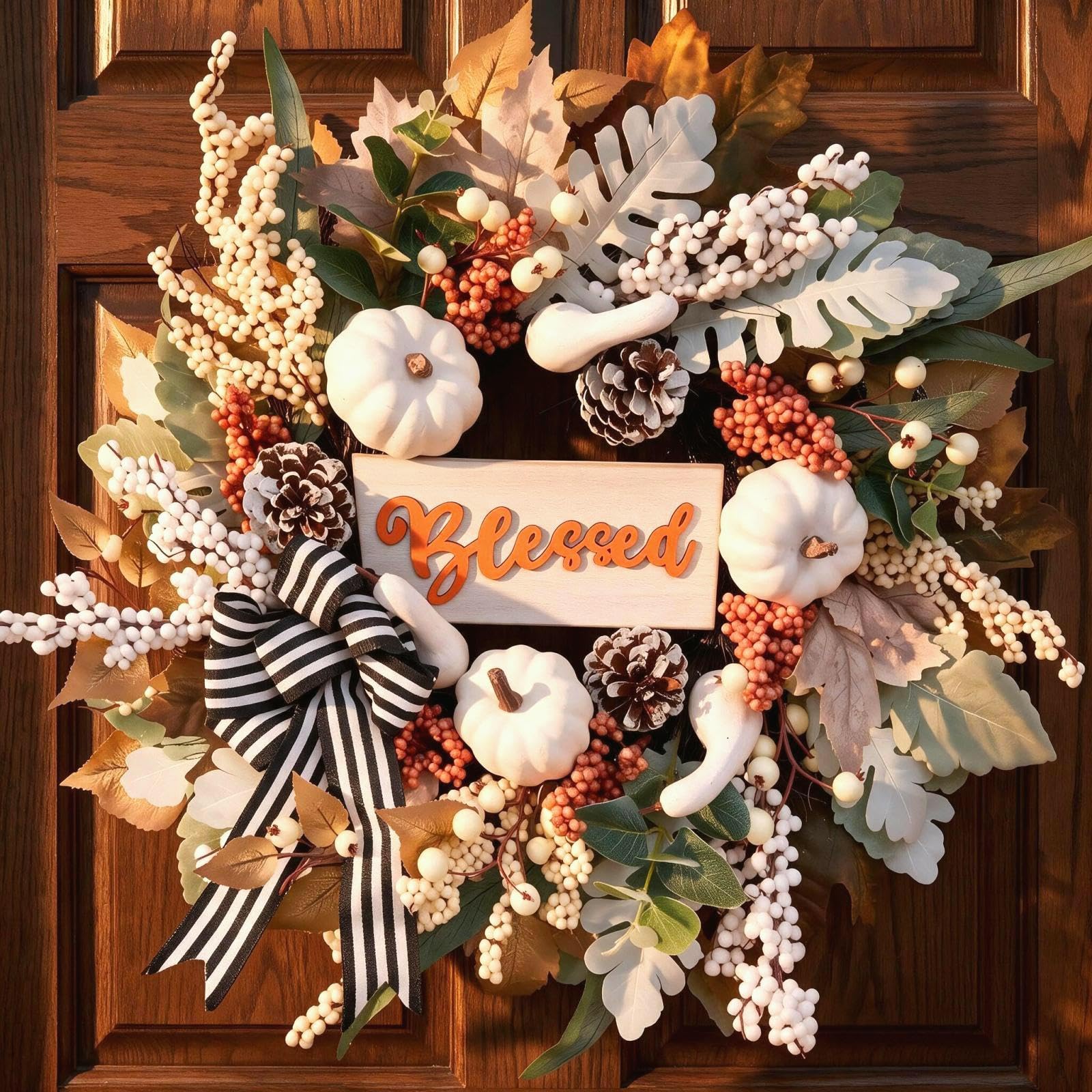Vofuly couronne d'automne face montrant citrouilles blanches et pannonceau blessed pour accueil chaleureux
