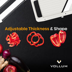 Vollum mandoline en utilisation posée sur plan de travail efficace