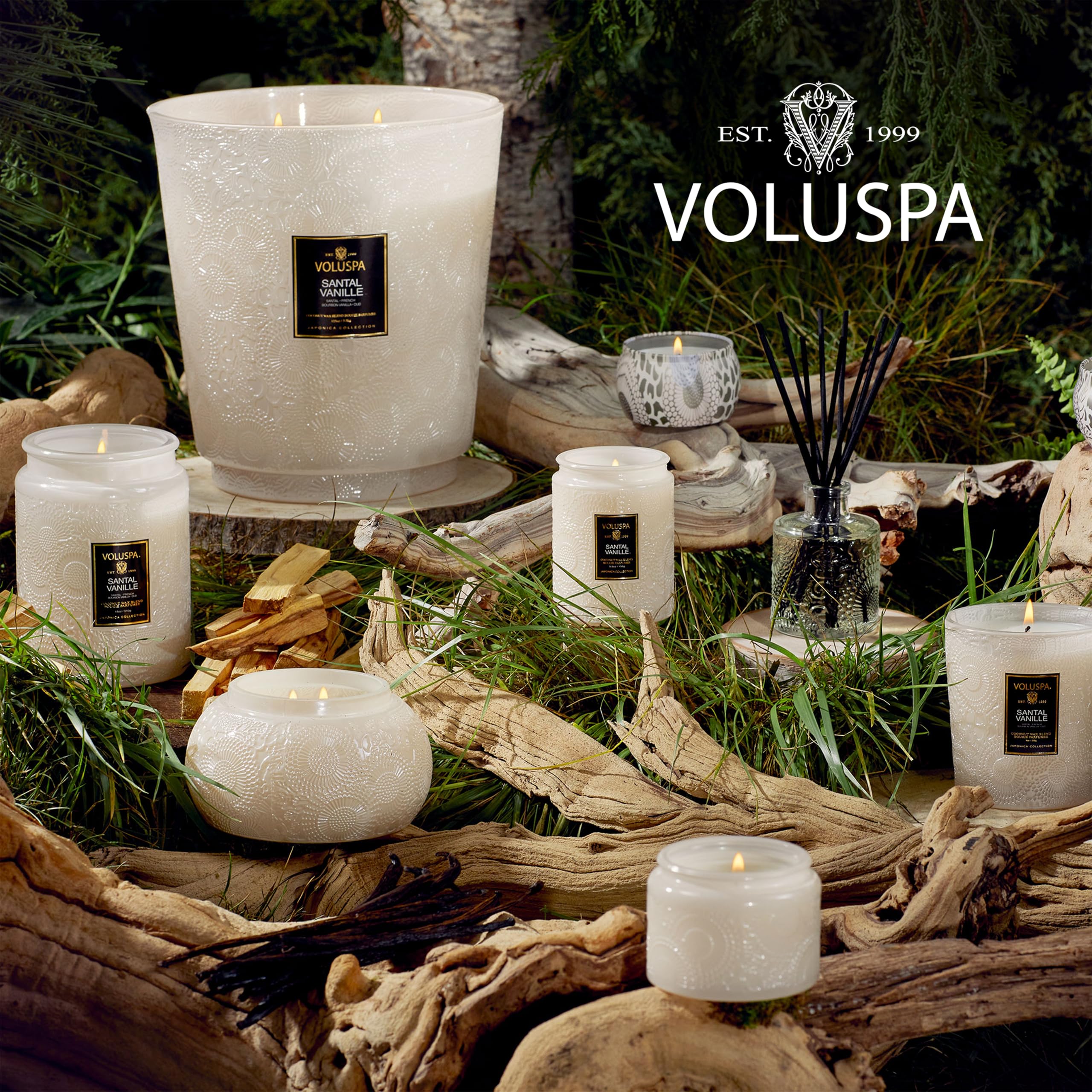 Voluspa santal vanille sur étagère décor créant ambiance chaleureuse chez soi