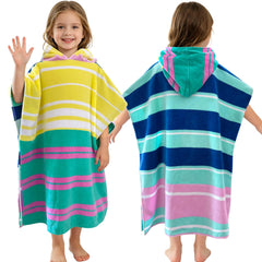VOOVA & MOVAS poncho face avant montrant rayures vives et coupe couvrante