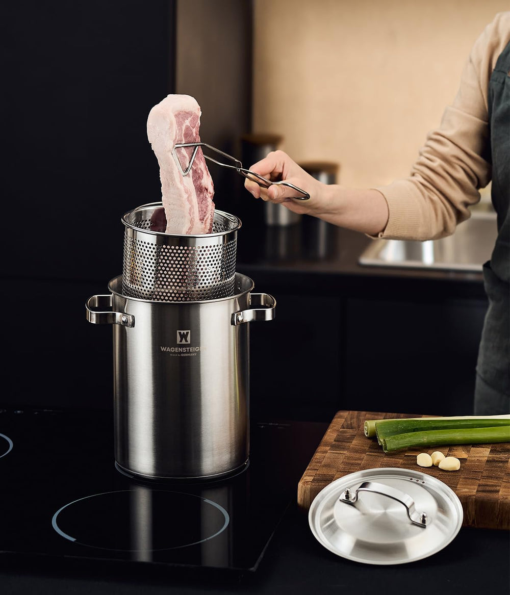 WAGENSTEIGER comparaison taille avec assiette montrant capacité familiale