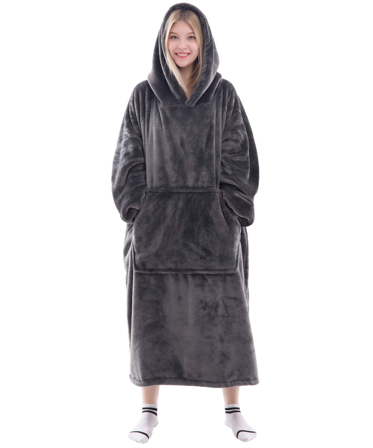 Waitu devant du hoodie couverture montrant coupe surdimensionnée et confort