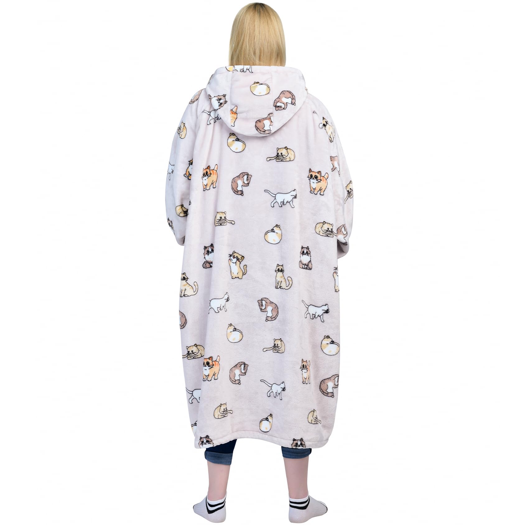 Waitu zoom sur flanelle du hoodie illustrant douceur et isolation thermique