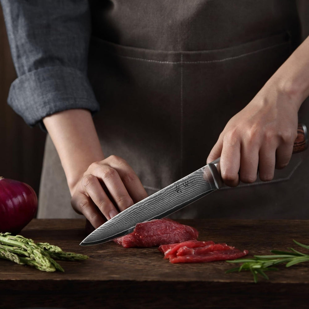 Wakoli santoku gros plan motifs Damas et durabilité