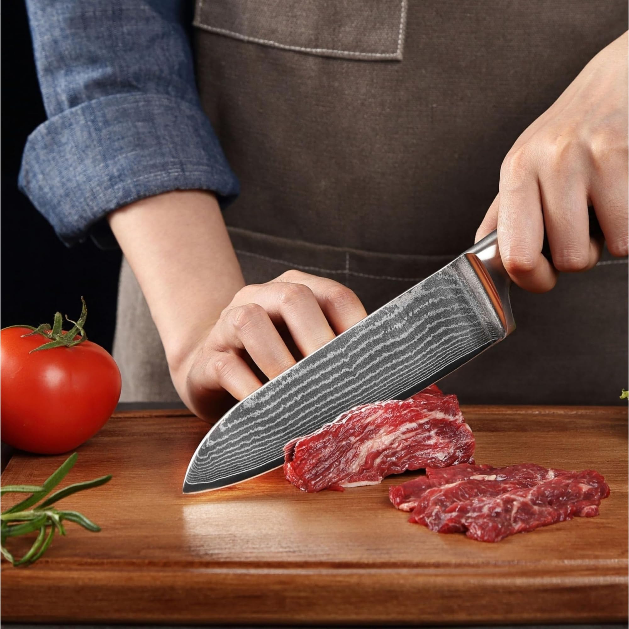 Wakoli comparaison taille santoku avec assiette pour évaluer échelle