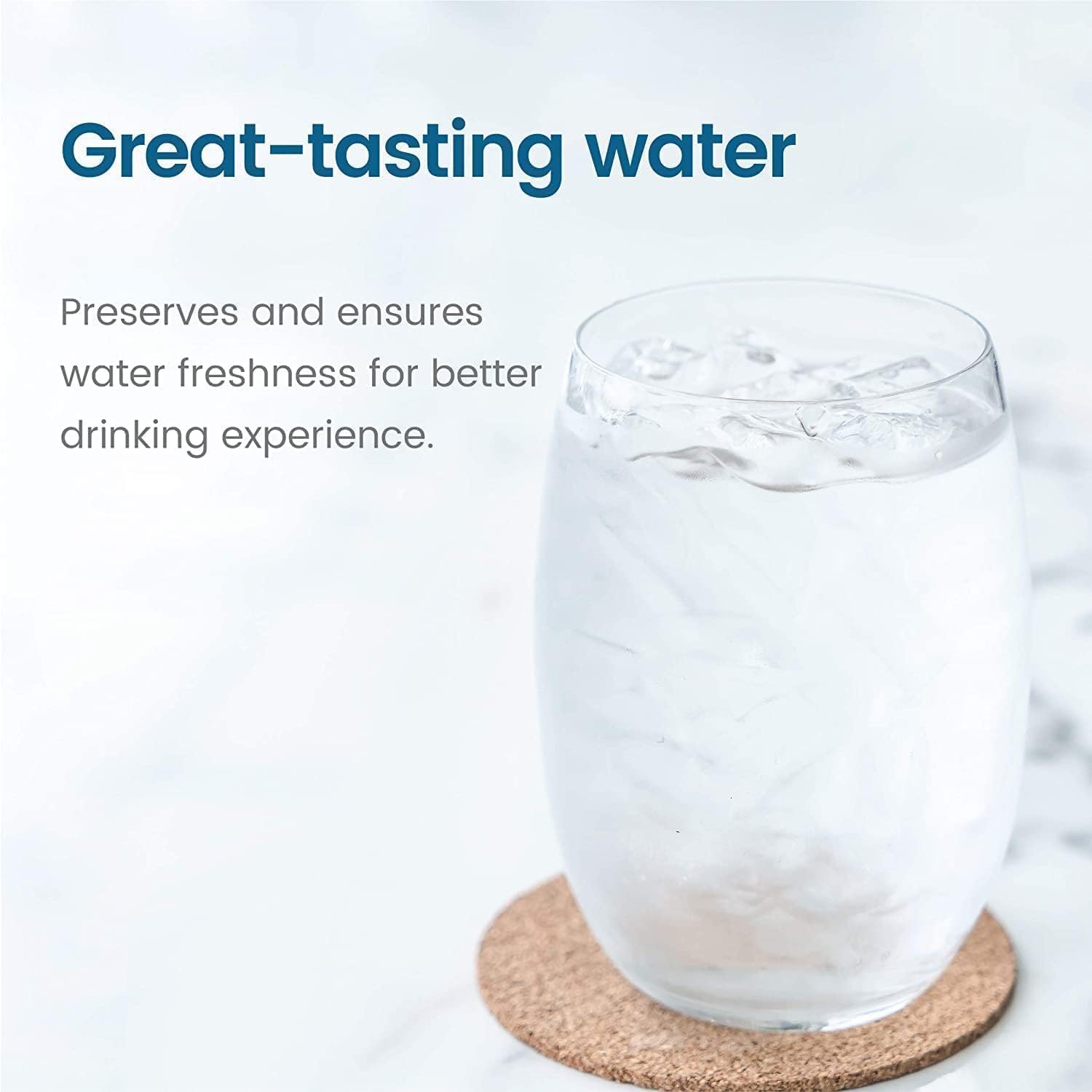 Waterdrop carafe en cuisine démontrant eau plus claire et usage quotidien