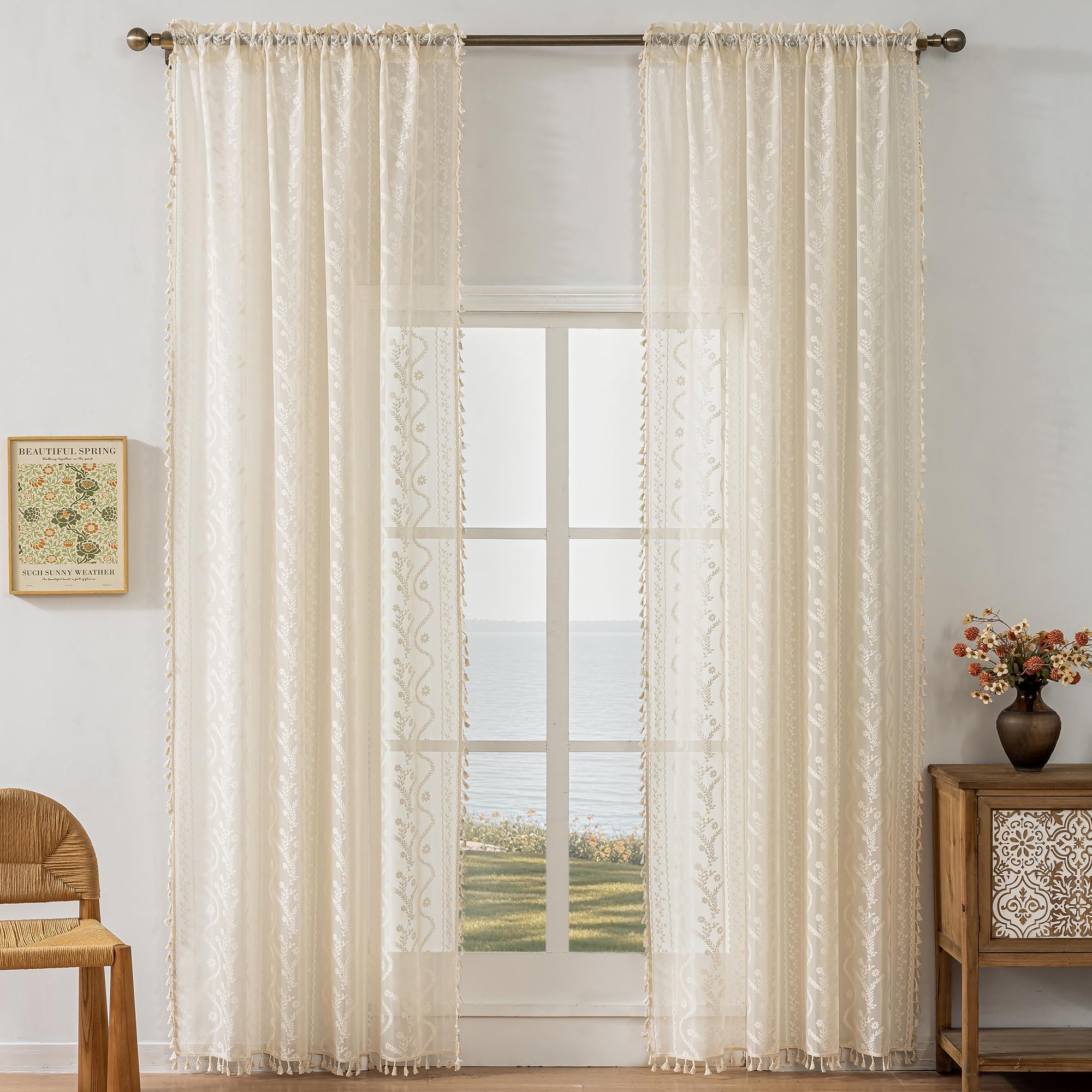 WAZZIO gros plan motif floral mettant en valeur la texture décorative