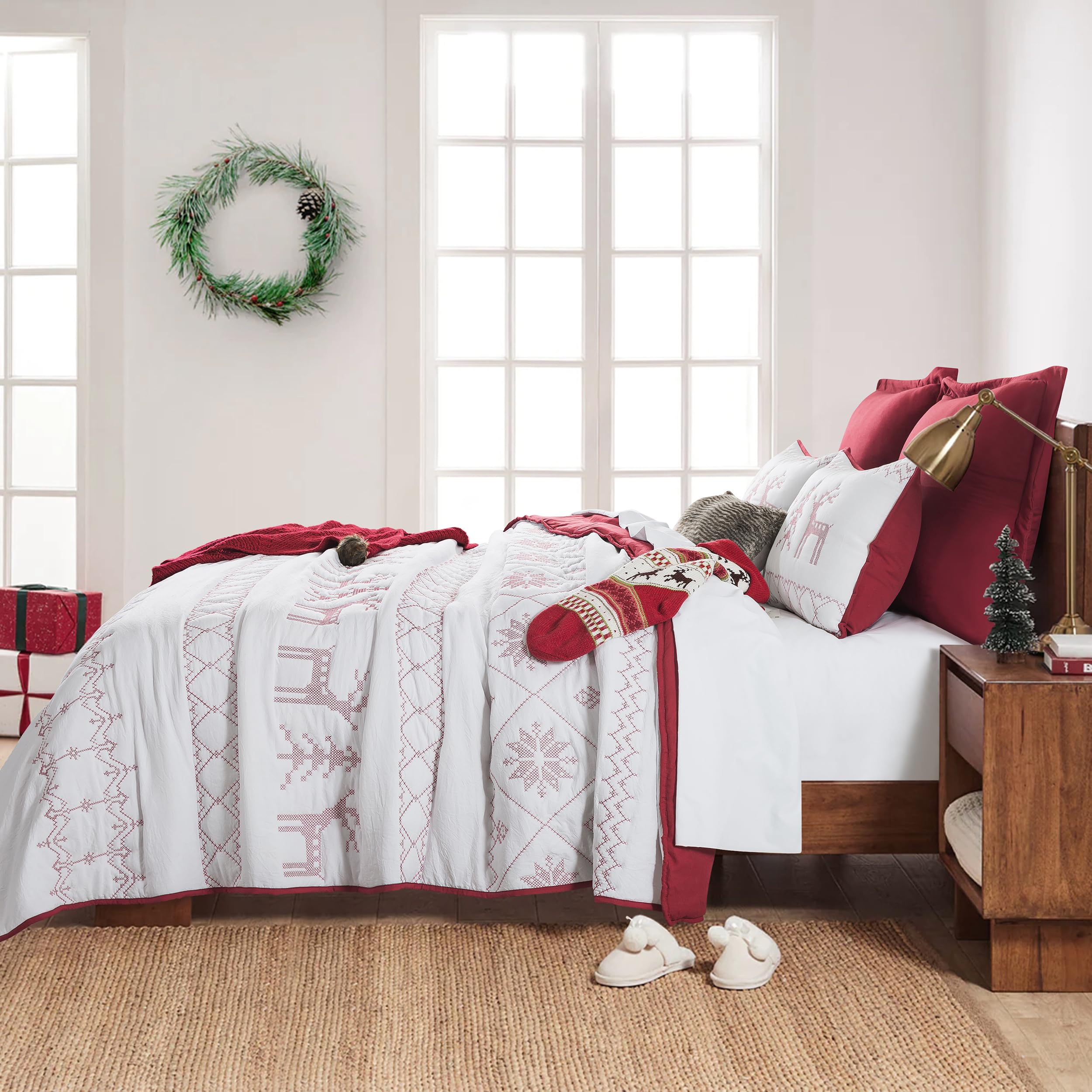 WDCOZY couette installée sur lit California King, rendu chaleureux