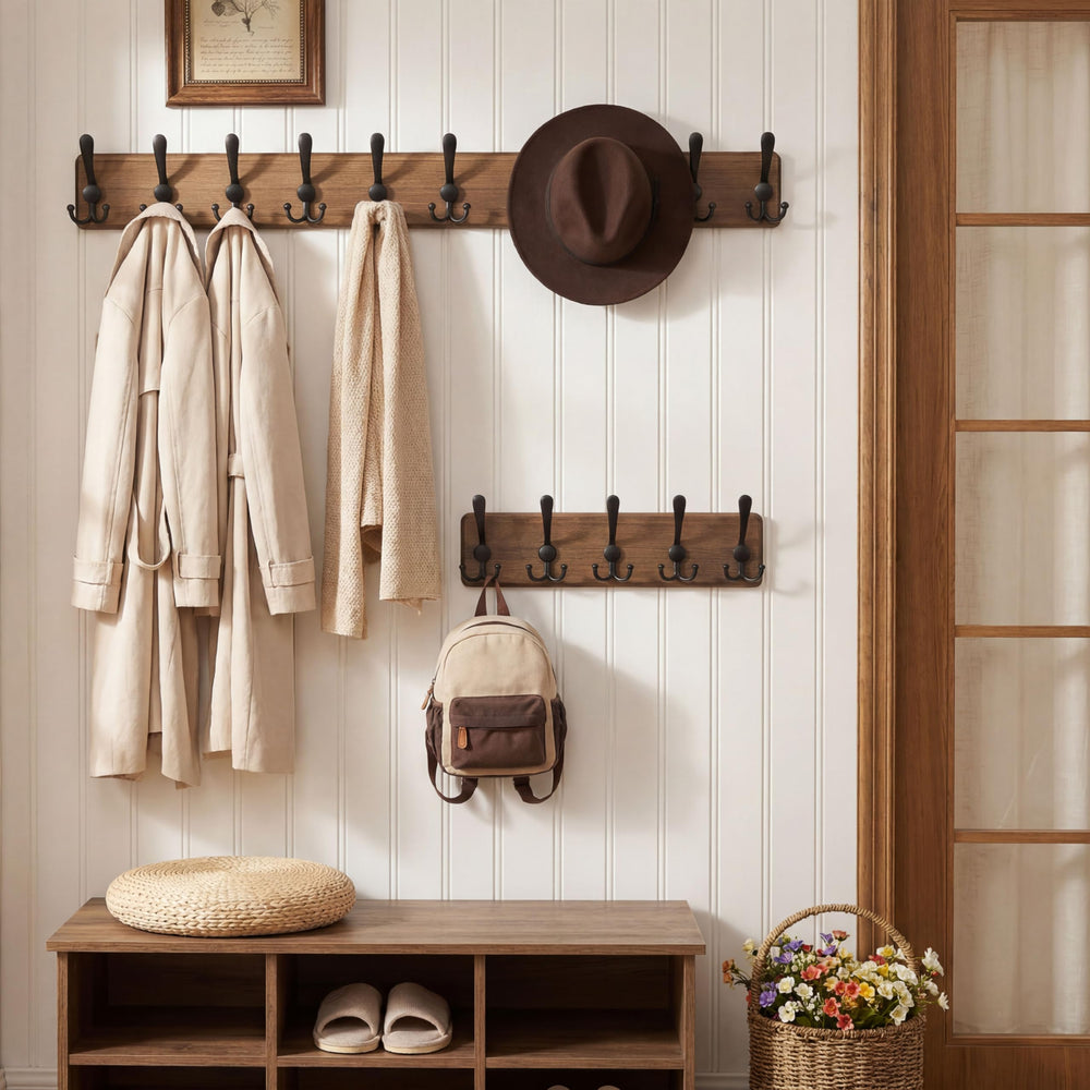 WEBI porte-manteau taille comparative près d'une porte pour échelle