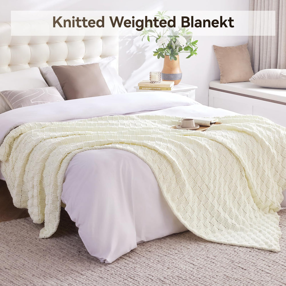Wellfeel plaid sur canapé ajoutant élégance et chaleur décorative