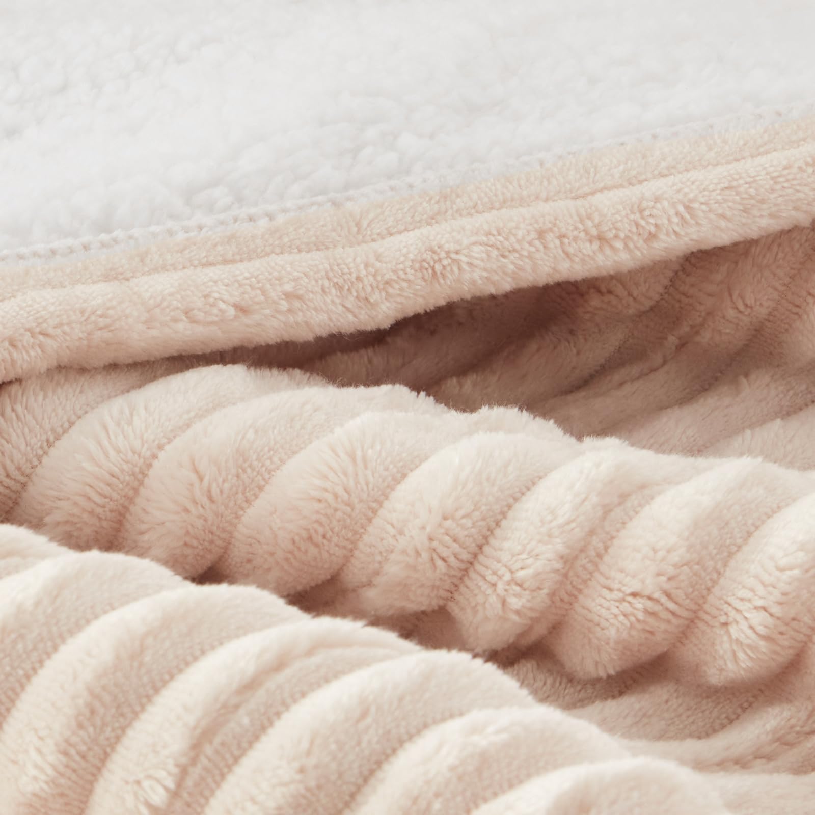 Westinghouse plaid beige en ambiance salon chaleureuse et accueillante