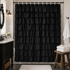 WestWeir vue de face du rideau de douche noir montrant l'élégance et l'intimité