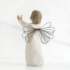 Willow Tree gros plan sur les ailes en fil métal montrant finition artisanale
