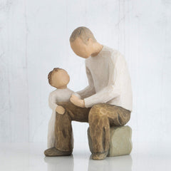 Willow Tree figurine en situation domestique, apporte chaleur décorative