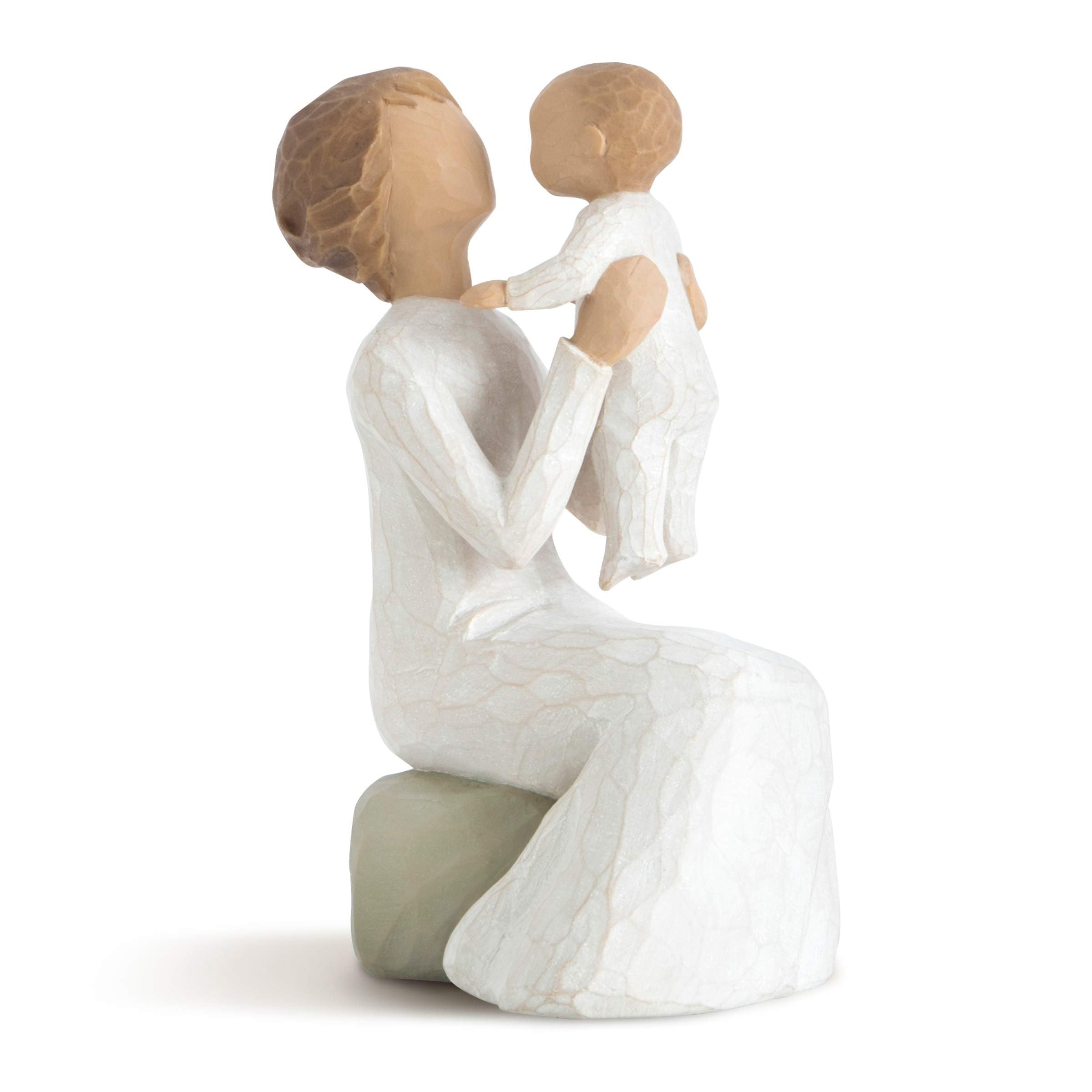 Willow Tree figurine Grandmother face avant montrant expression chaleureuse et souvenir