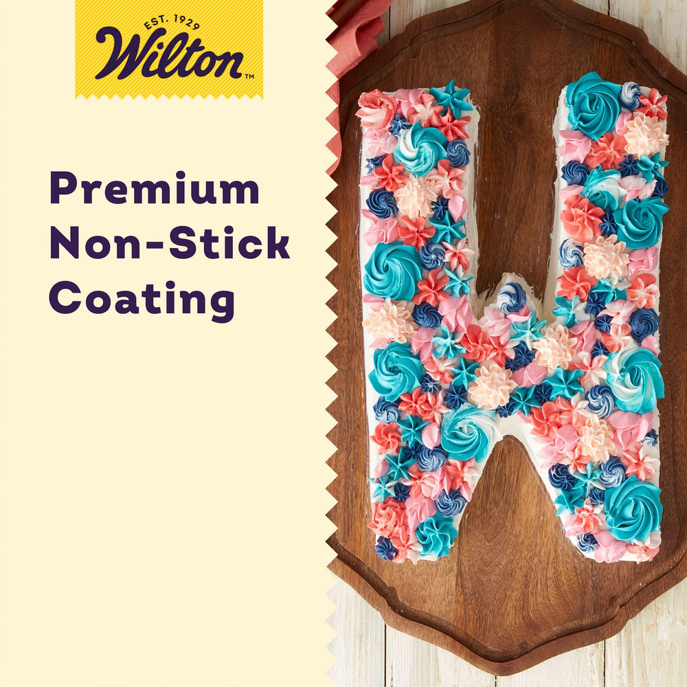 Wilton démoulage d’un gâteau chiffre, sortie propre et présentation soignée