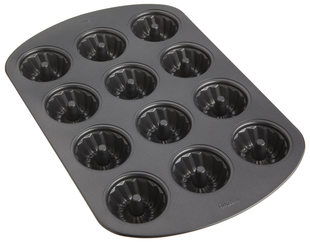 Wilton mini gâteaux démoulés uniformes, résultat professionnel rapide