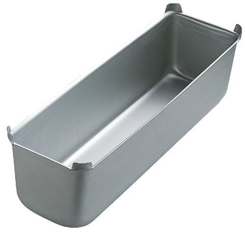 Wilton moule comparaison taille main illustrant capacité de 16 x 4 in