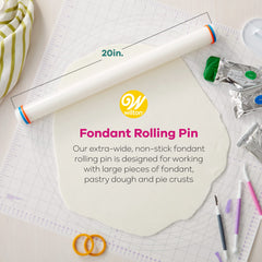 Wilton gros plan surface lisse du rouleau pour étaler fondant sans accrocs