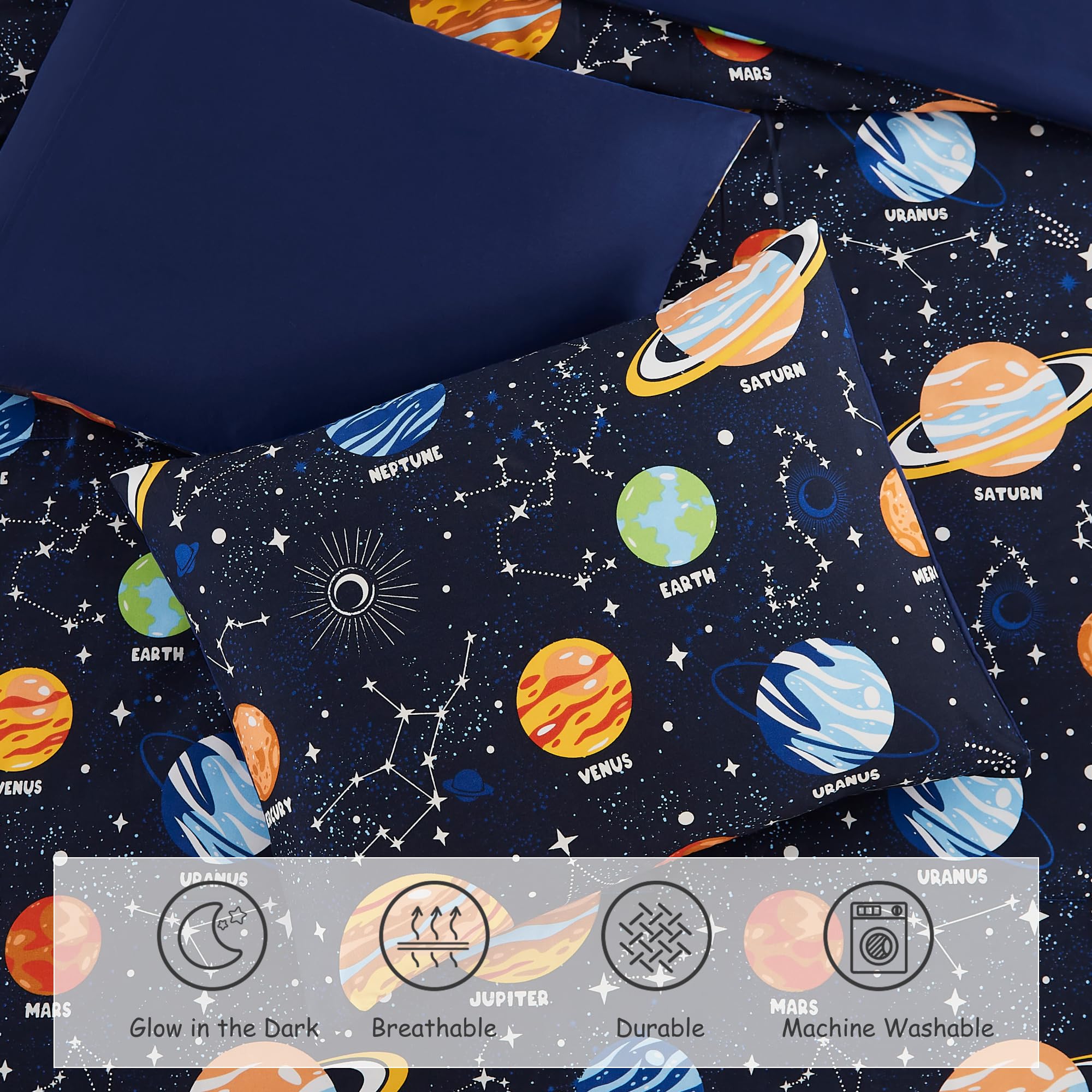 Wink Deer drap sur lit twin montrant ajustement et proportions