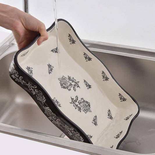 Wisenvoy gros plan motif fleurs peintes à la main, apporte charme décoratif