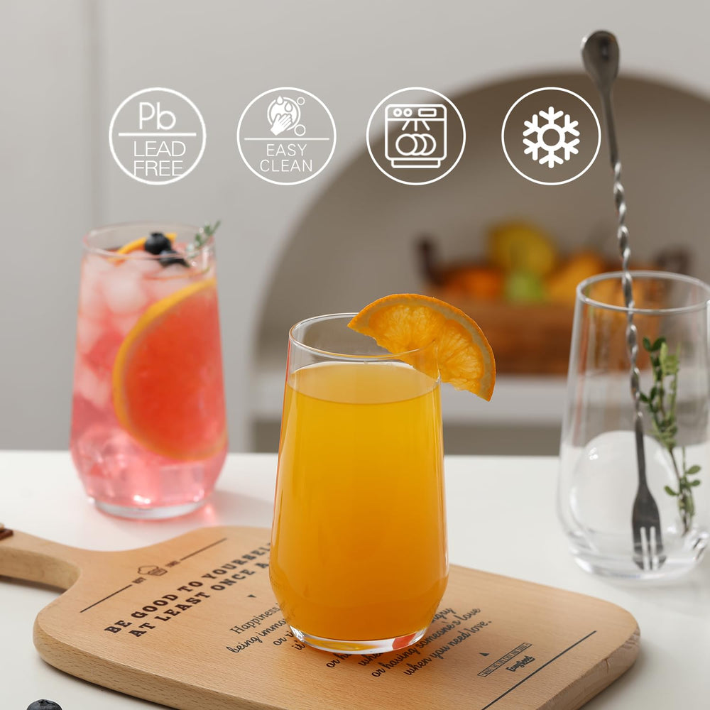 Wlasss verre rempli de mojito illustrant présentation nette et fraîcheur