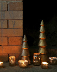 WONDROUS' DECO sapin posé sur table apportant ambiance chaleureuse et décorative