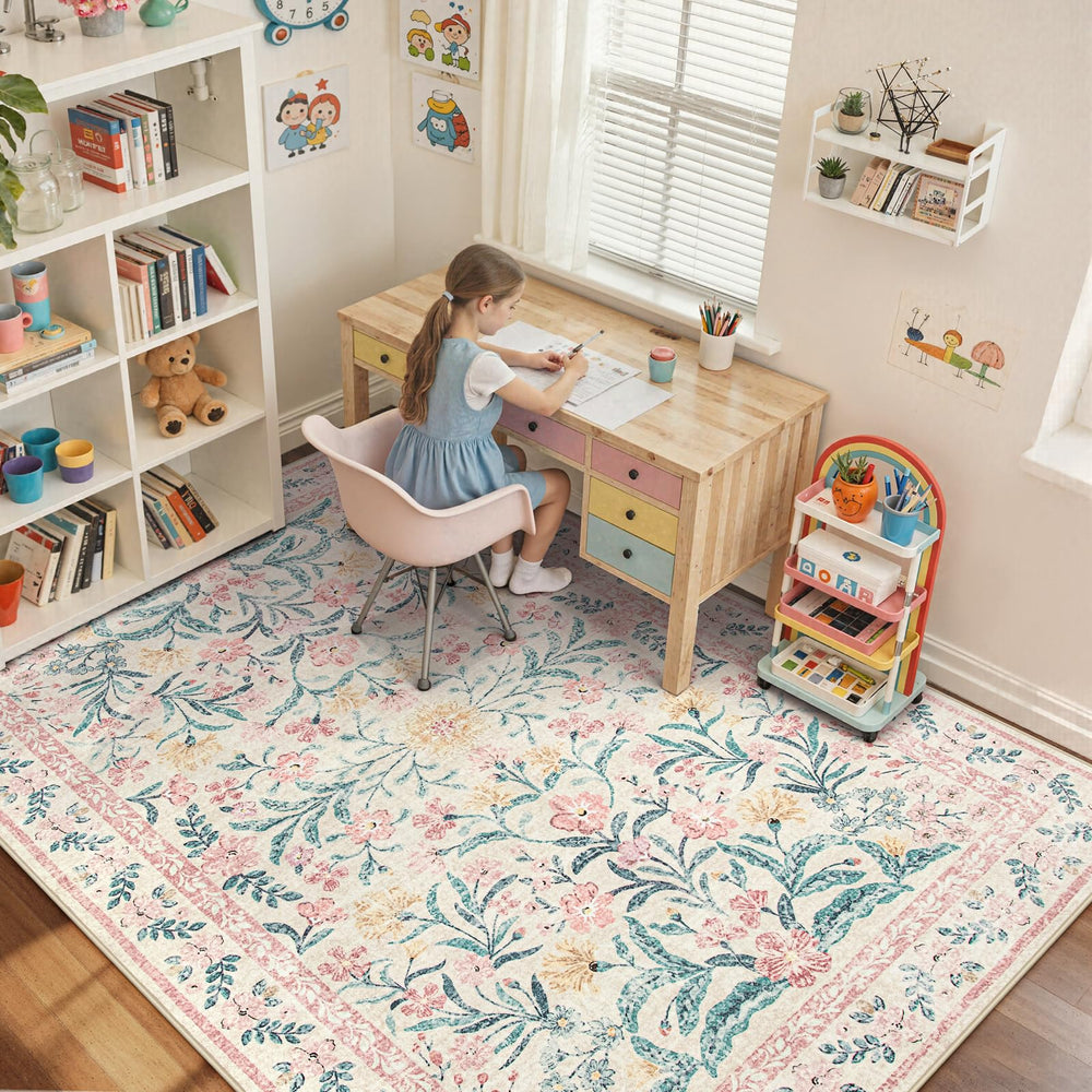 Wonnitar tapis à l'échelle près d'un meuble, montre dimensions réelles