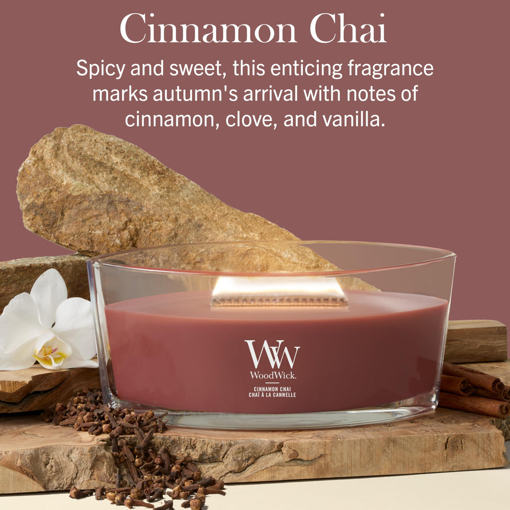 WoodWick (ウッドウィック) gros plan mèche en bois montrant crépitement et ambiance cheminée