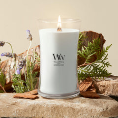 WoodWick couvercle en bois vue rapprochée offrant une finition naturelle