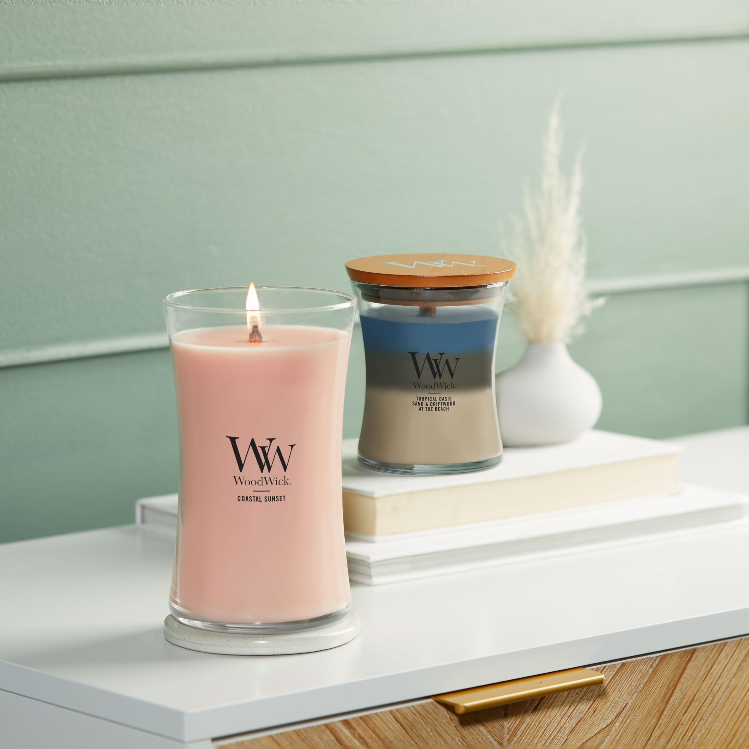 WoodWick(ウッドウィック) comparaison d'échelle 21oz, montre la taille généreuse