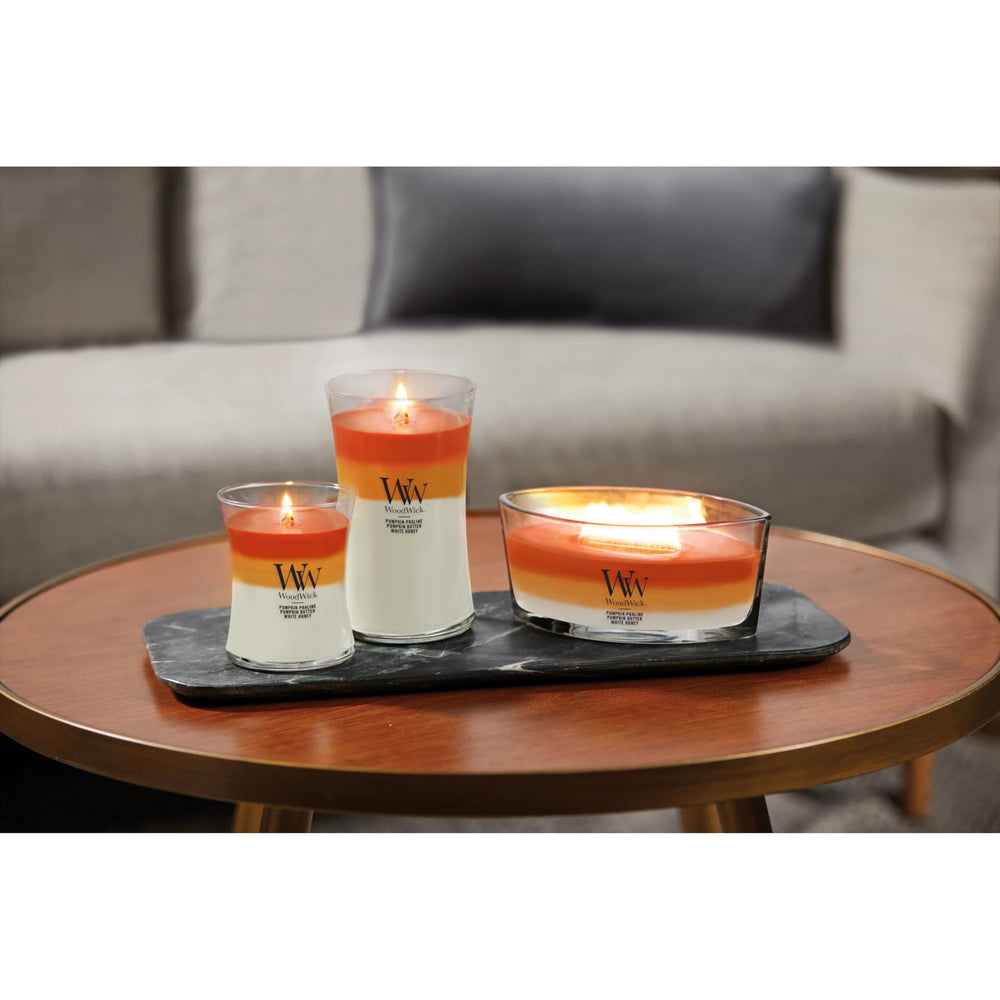 WoodWick(ウッドウィック) bougie allumée montrant bassin de cire, diffusion parfum optimisée